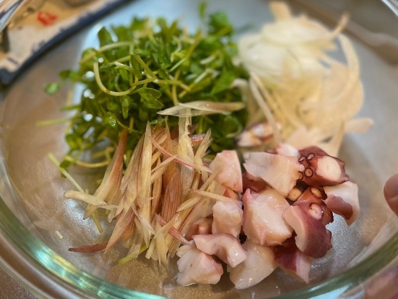 豆苗タコサラダ