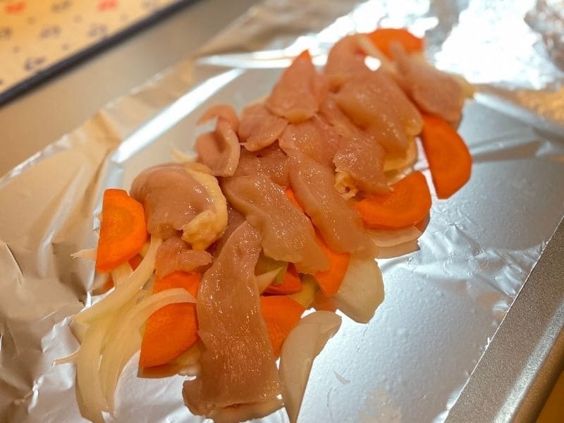 鶏むね肉とカマンベールのホイル焼き