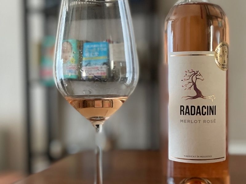 ラダチーニ・メルロー・ロゼ ワインの色