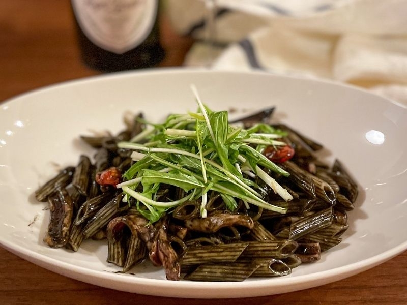 イカスミペンネ