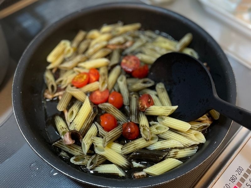 イカスミペンネ