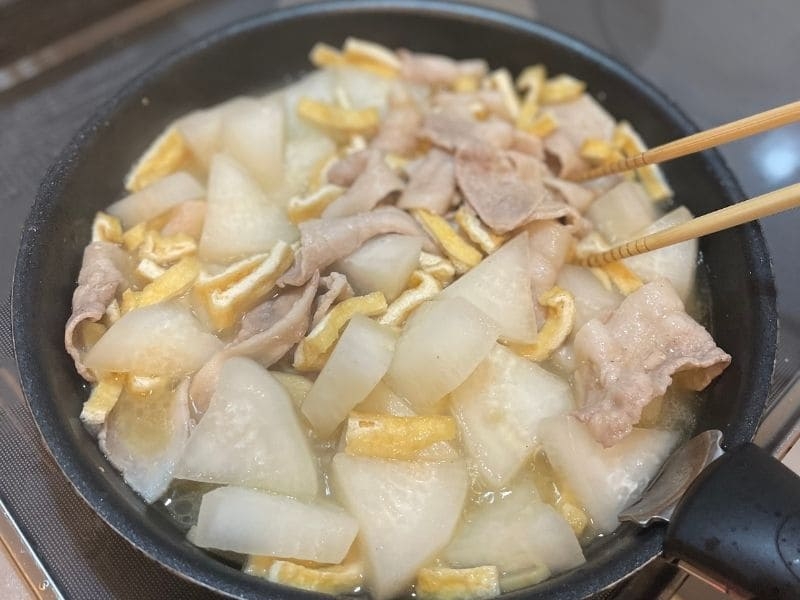 大根と豚バラの生姜煮込み