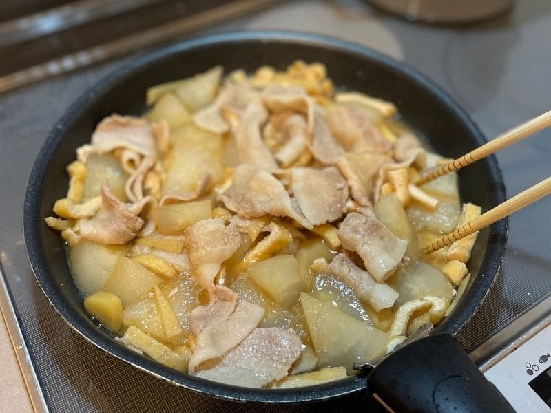 大根と豚バラの生姜煮込み