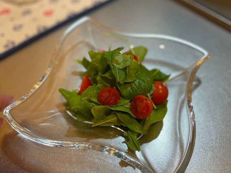 ルッコラチーズサラダ