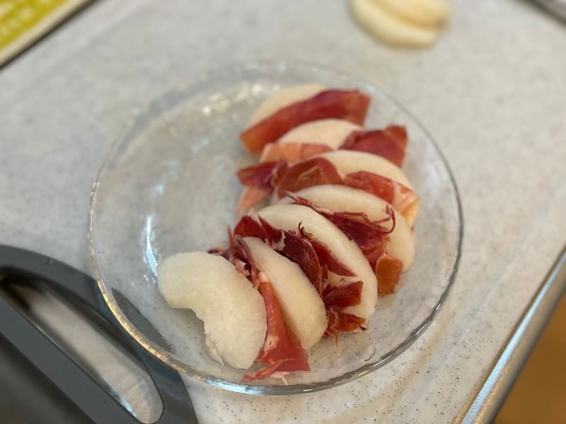 梨と生ハムのカルパッチョ