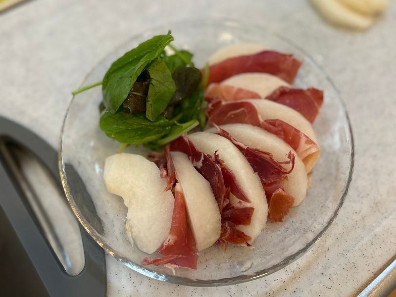 梨と生ハムのカルパッチョ