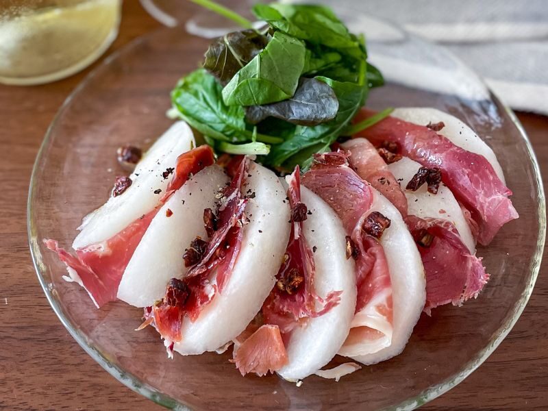 梨と生ハムのカルパッチョ