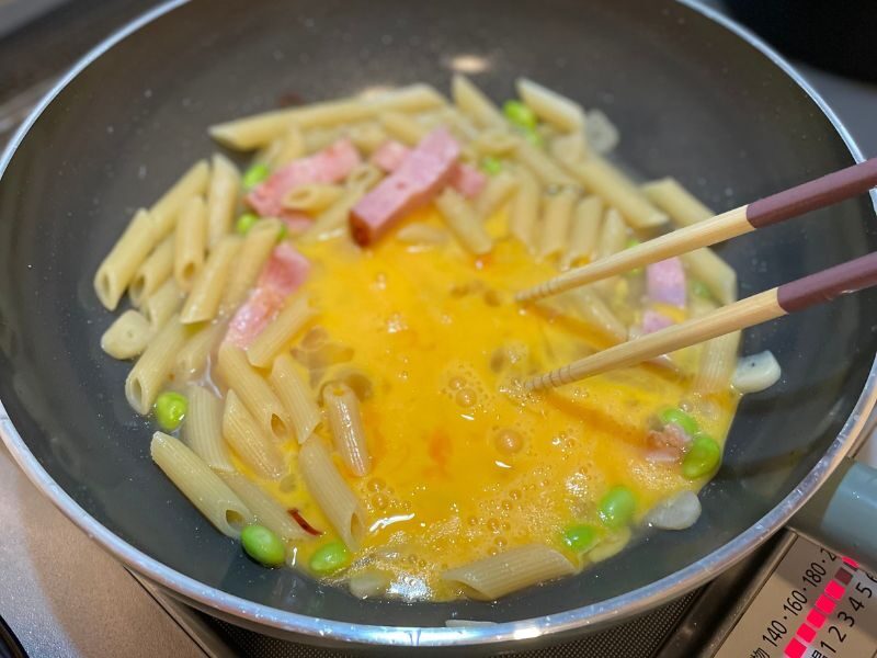 枝豆とベーコンのぺぺ玉ペンネ