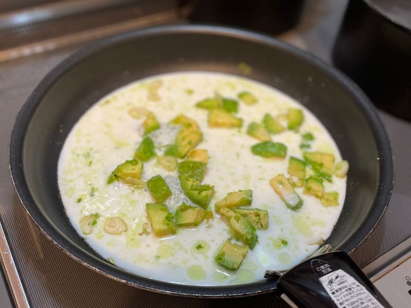 アボカドクリームパスタ