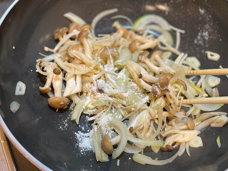 きのこのクリームパスタ