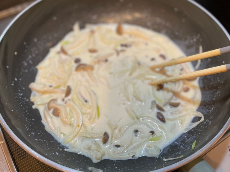 きのこのクリームパスタ